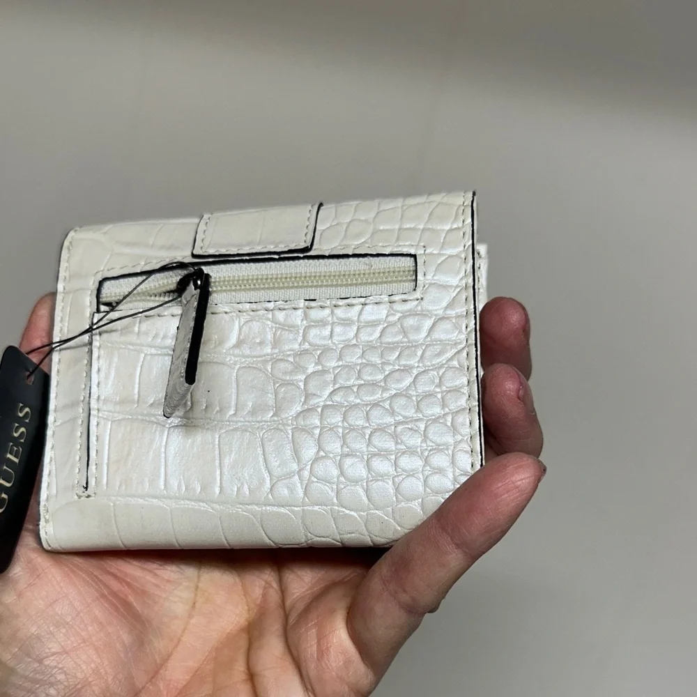 Guess Ivory Croc-Embossed Wallet - Picture 4 of 10